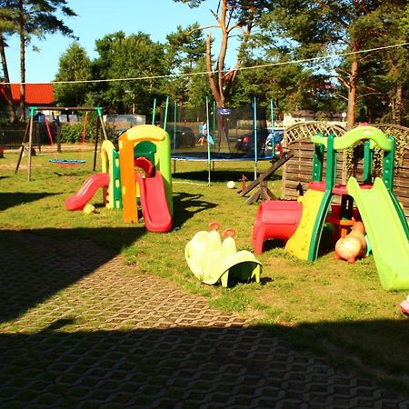 Ferienhaus Holiday Home Domki Raj Jarosławiec Kültér fotó