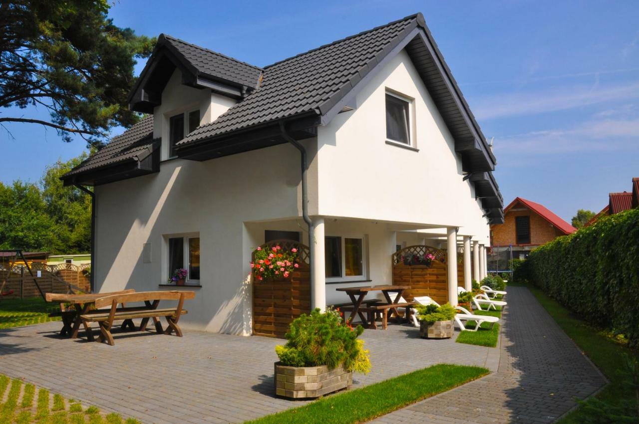Ferienhaus Holiday Home Domki Raj Jarosławiec Kültér fotó