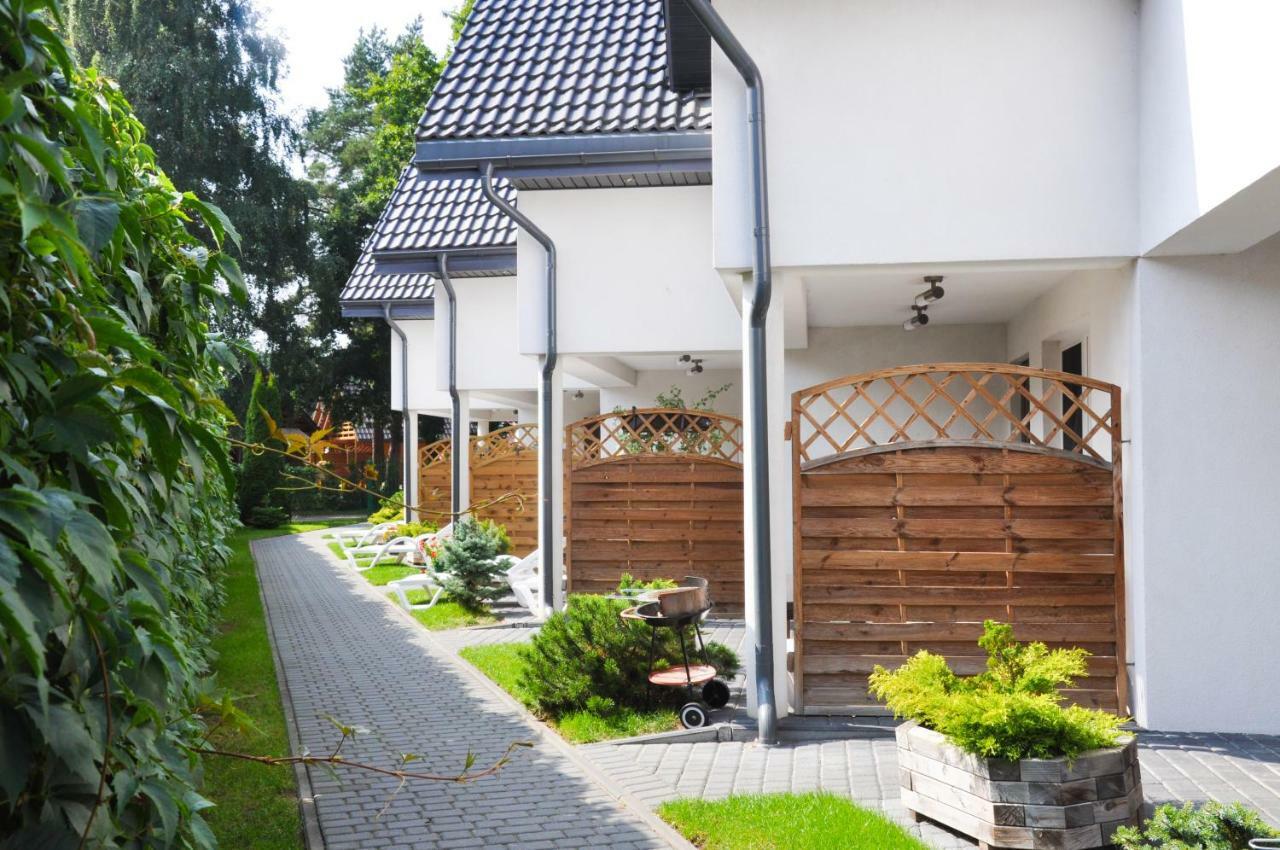 Ferienhaus Holiday Home Domki Raj Jarosławiec Kültér fotó